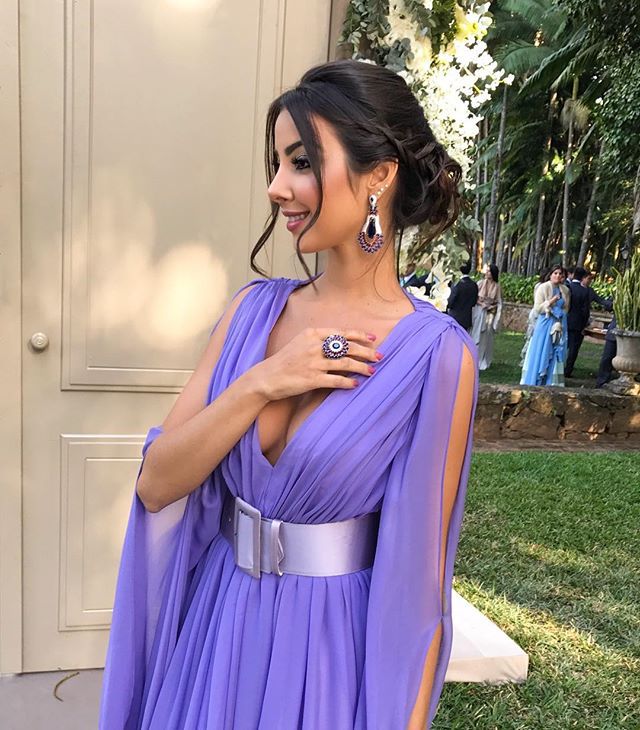 Robe femme décolleté en V taille