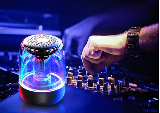 Tragbare Bluetooth-Lautsprecher Säule Drahtloser Bluetooth Lautsprecher Leistungsstarker Bass Radio mit variabler LED-Farbe Licht